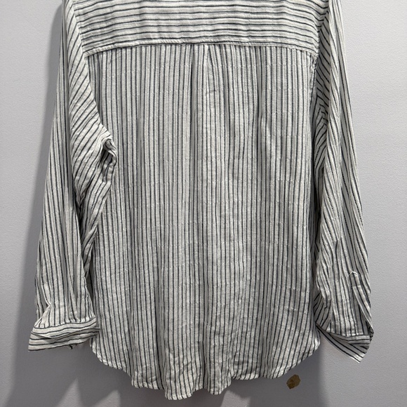 Universal Thread White Gray Stripe Button Shirt - Picture 3 of 3